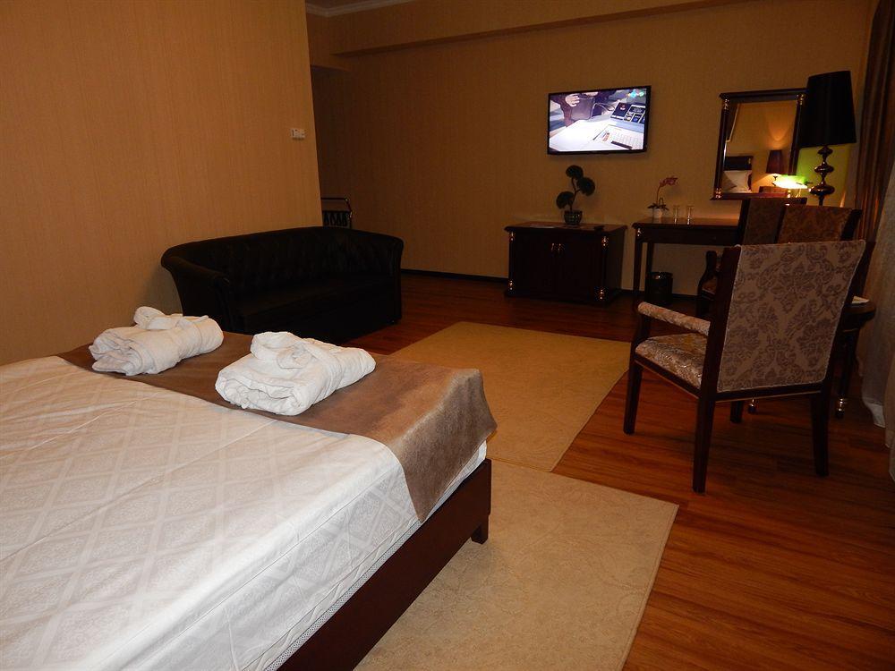 Reikartz Park Astana Ex-Royal Park Hotel & Spa Екстериор снимка