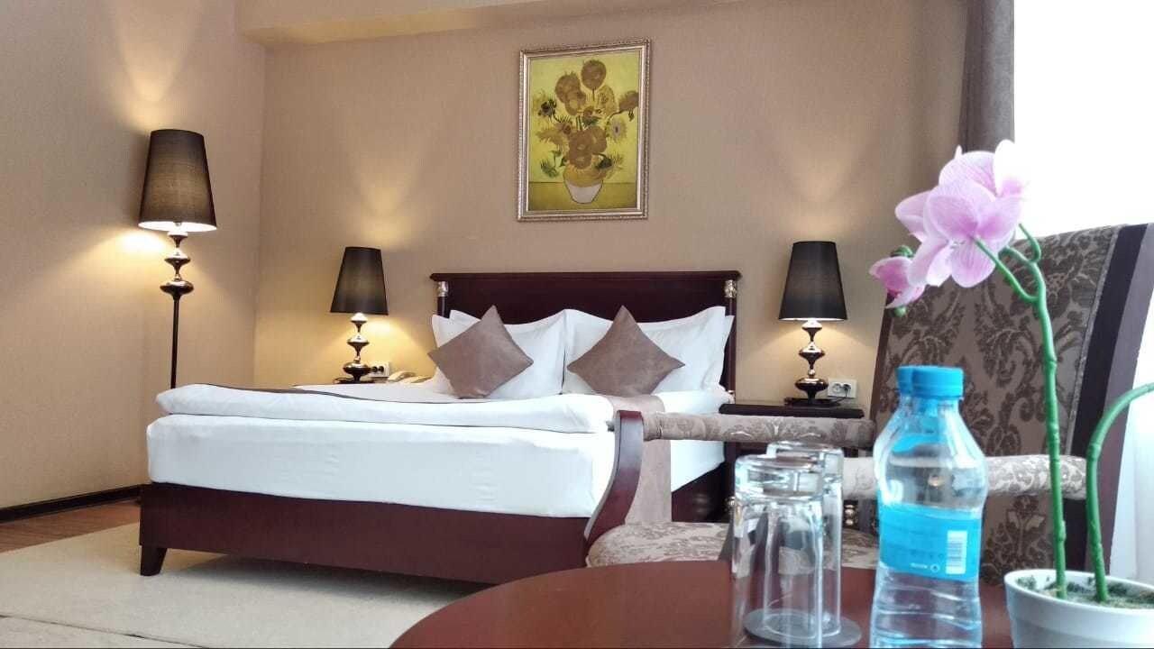 Reikartz Park Astana Ex-Royal Park Hotel & Spa Екстериор снимка
