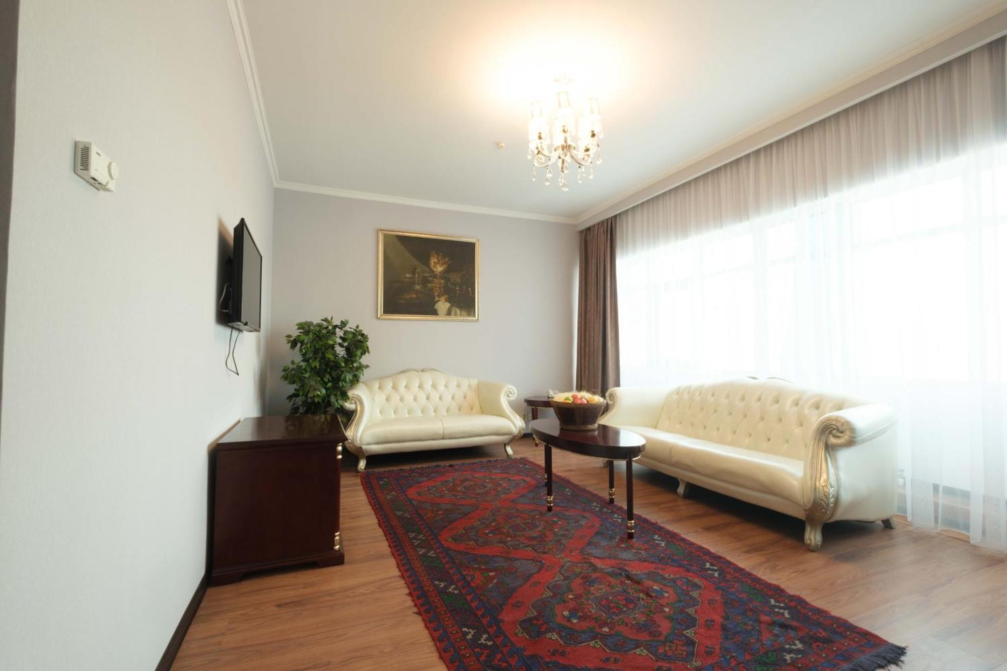 Reikartz Park Astana Ex-Royal Park Hotel & Spa Екстериор снимка