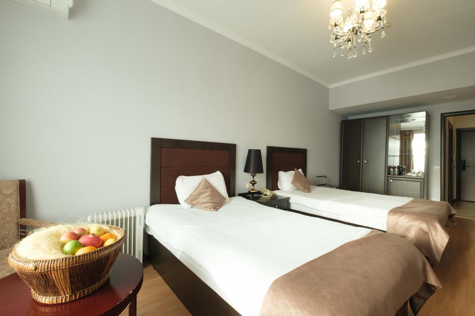 Reikartz Park Astana Ex-Royal Park Hotel & Spa Екстериор снимка