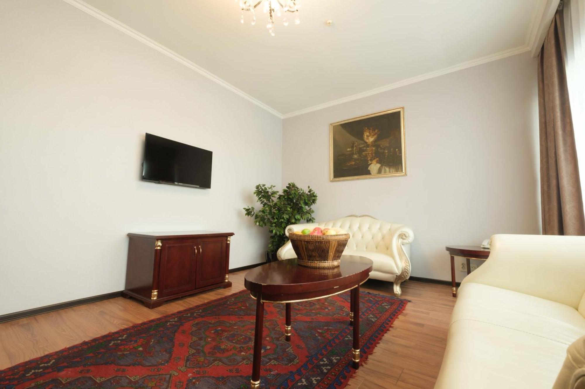 Reikartz Park Astana Ex-Royal Park Hotel & Spa Екстериор снимка