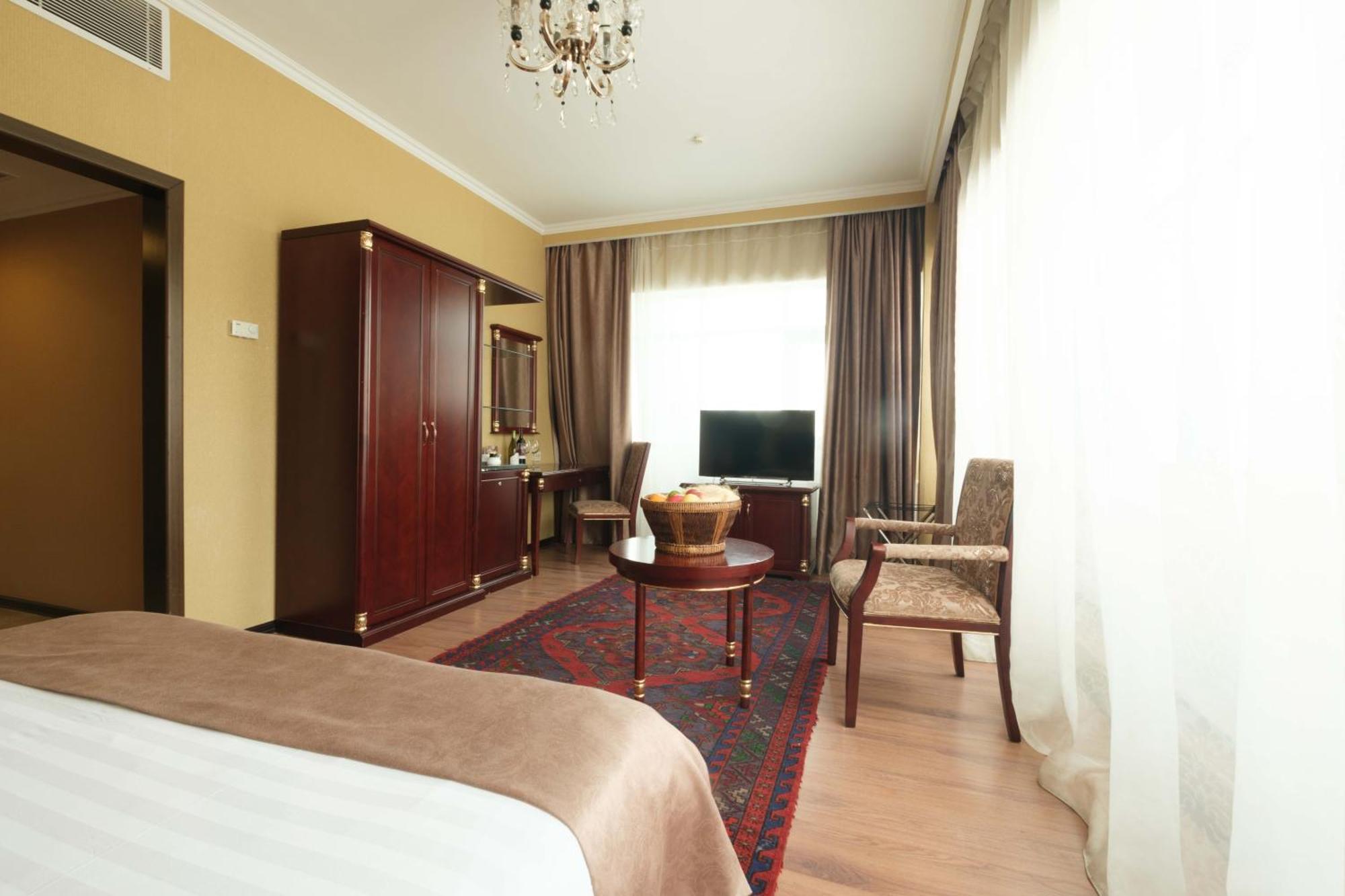 Reikartz Park Astana Ex-Royal Park Hotel & Spa Екстериор снимка