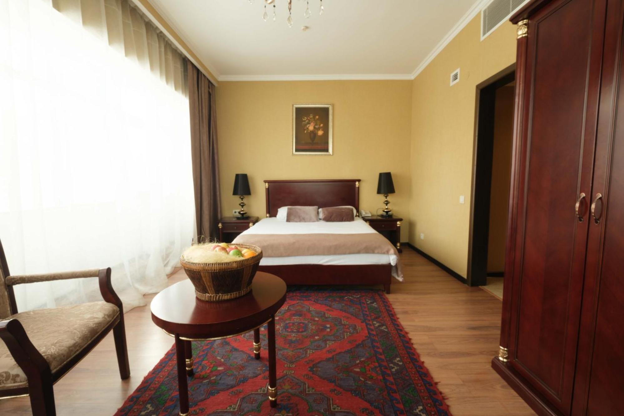 Reikartz Park Astana Ex-Royal Park Hotel & Spa Екстериор снимка