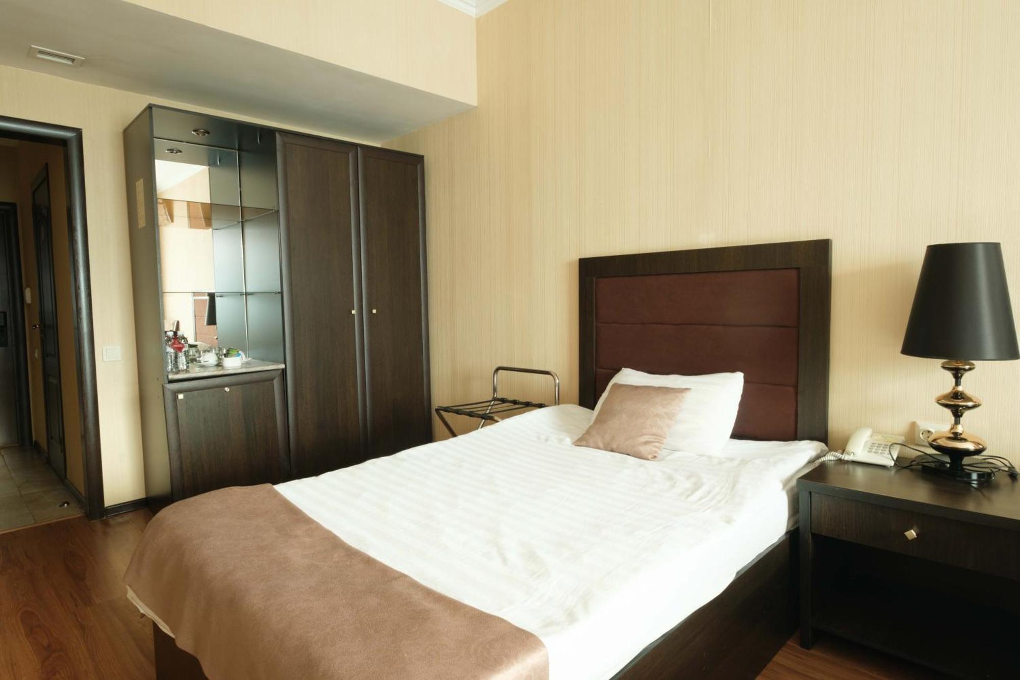 Reikartz Park Astana Ex-Royal Park Hotel & Spa Екстериор снимка