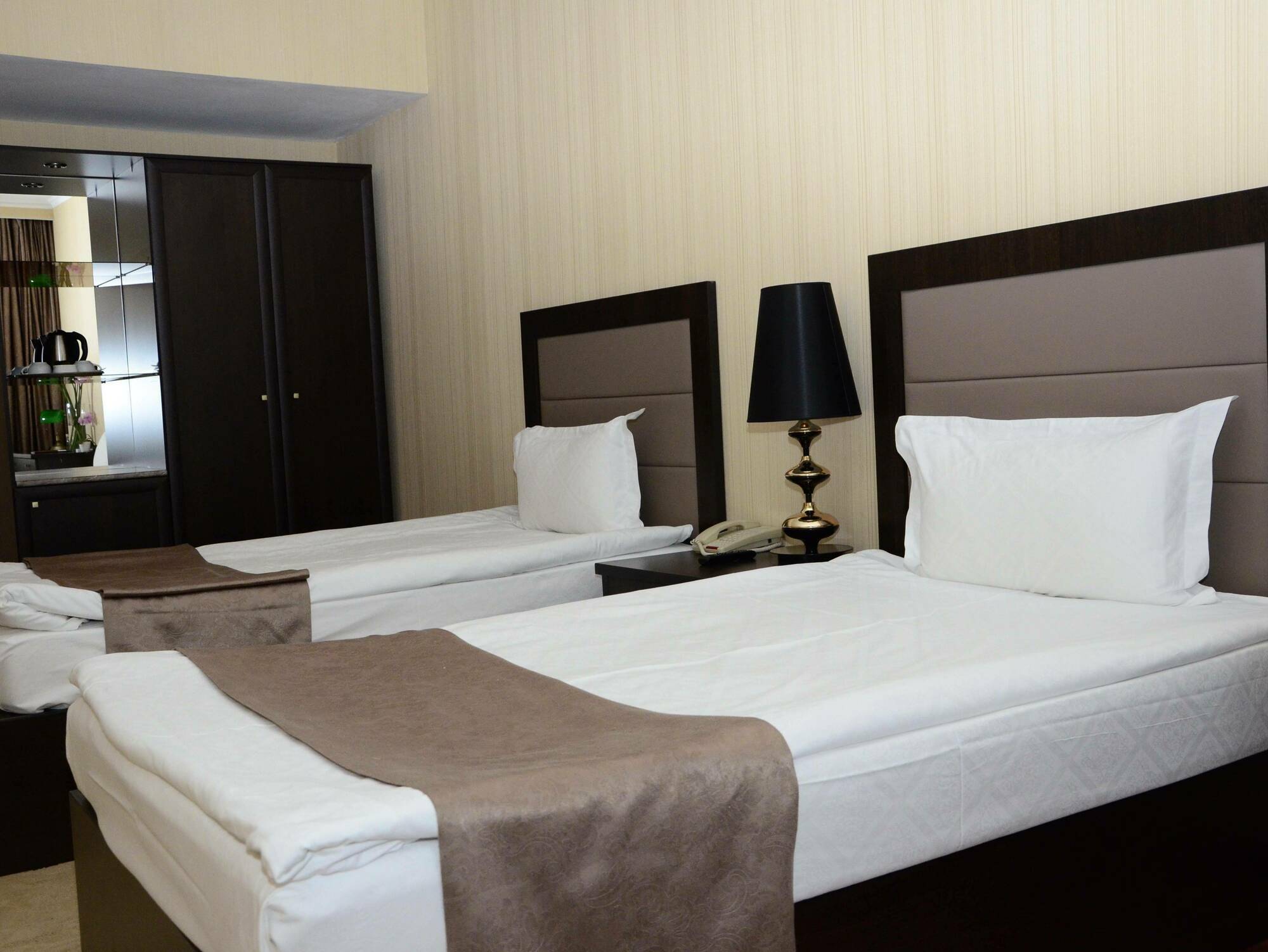 Reikartz Park Astana Ex-Royal Park Hotel & Spa Екстериор снимка