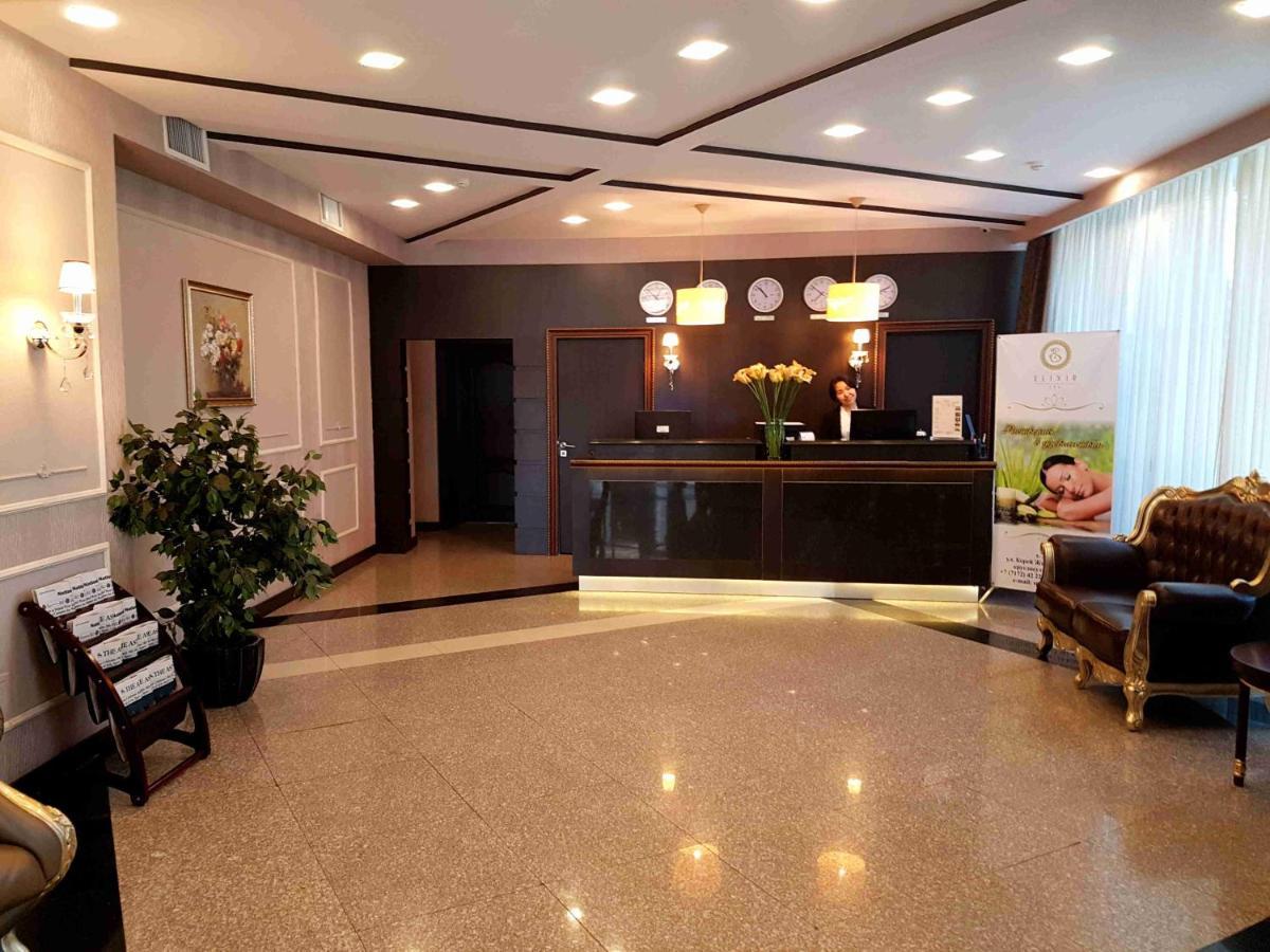 Reikartz Park Astana Ex-Royal Park Hotel & Spa Екстериор снимка