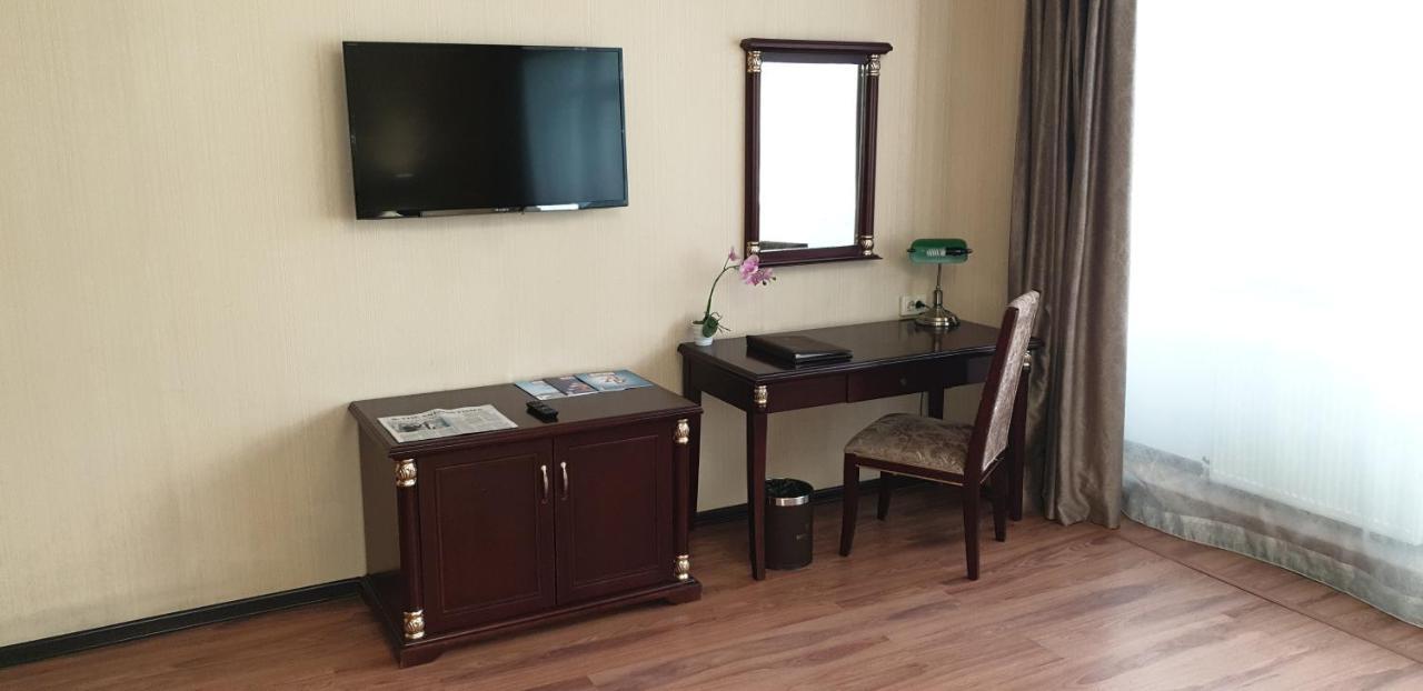 Reikartz Park Astana Ex-Royal Park Hotel & Spa Екстериор снимка