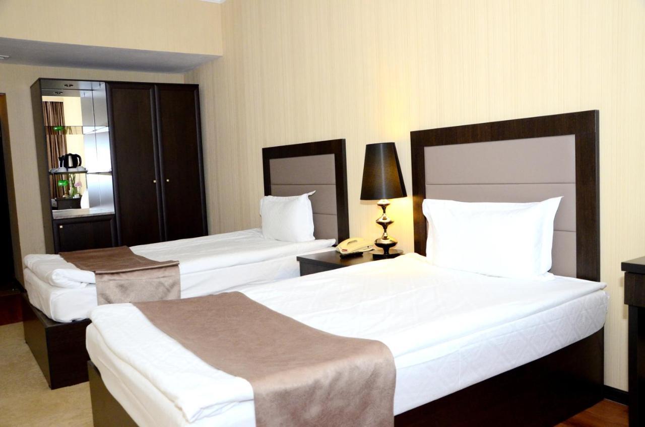 Reikartz Park Astana Ex-Royal Park Hotel & Spa Екстериор снимка